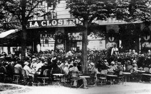 The restaurant "La Closerie des Lilas" in Paris around 1925.
