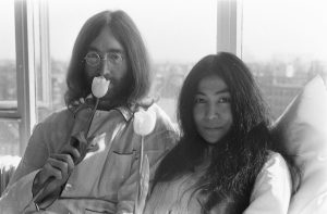 Yoko ONO; JOHN LENNON; AMSTERDAM; WHITE TULIPS;
